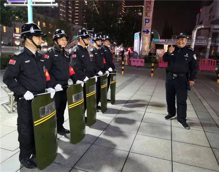 不忘初心勇?lián)?dāng)、牢記使命保平安